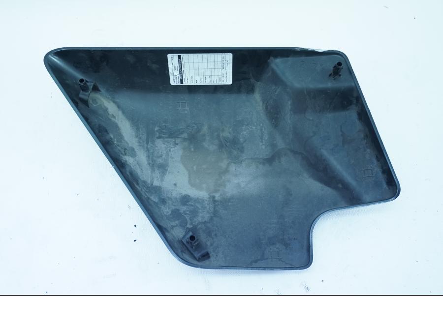 Baksidan på Sidopanel från en H-D Street Glide FLHX -2009 motorcykel.