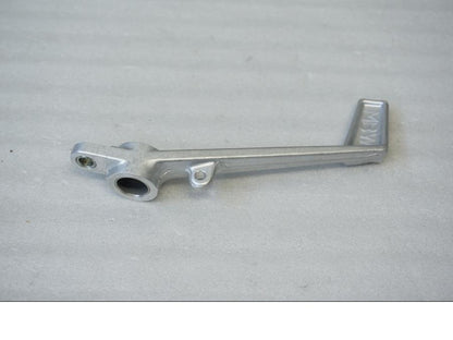 Baksidan på Bromspedal från en Honda CBR 600 -2002 motorcykel.