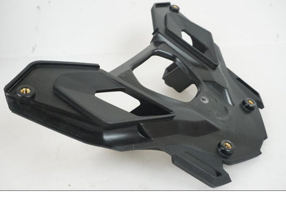 Baksidan på Pakethållare från en BMW R 1250 GS -2022 motorcykel.