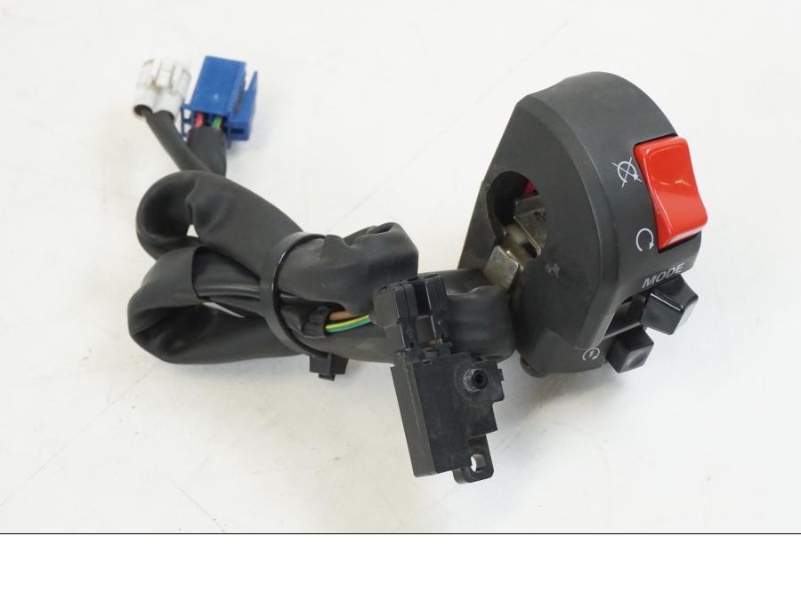 Framsidan på Styrelreglage från en Yamaha YZF 1000 R1 -2009 motorcykel.