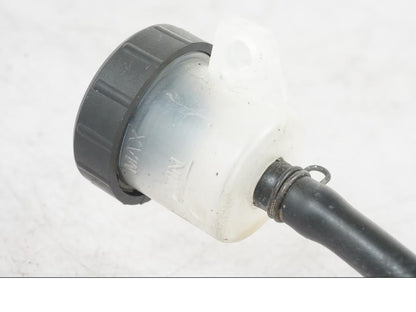 Höger sida på Bromshuvudcylinder från en KTM 690 Duke -2015 motorcykel.