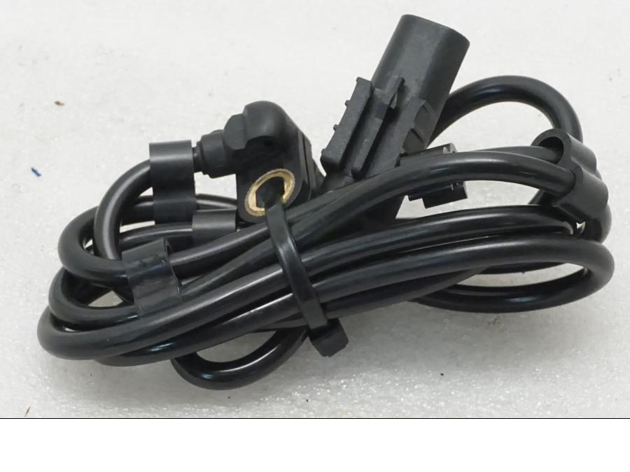 Baksidan på ABS givare från en BMW F 800 R -2011 motorcykel.