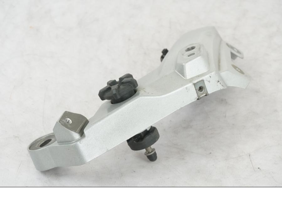 Höger sida på Strålkastarkåpa från en Triumph Tiger Explorer -2013 motorcykel.