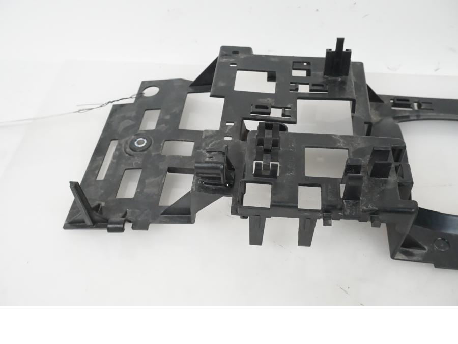 Höger sida på Fästplatta från en H-D Adventure Pan America Special RA1250S -2021 motorcykel.