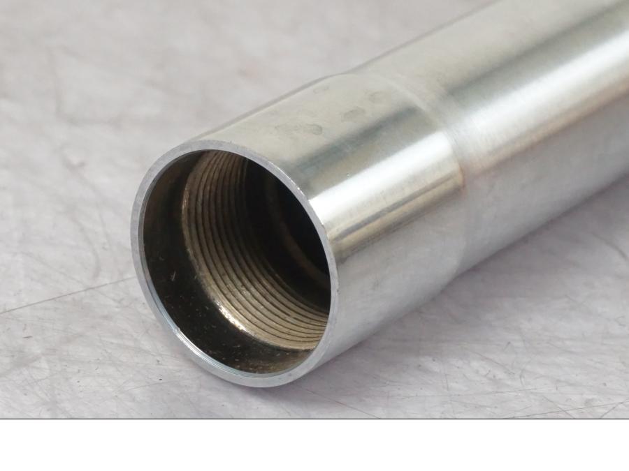 Höger sida på Gaffelben från en Yamaha RD 350 LC YPVS -1983 motorcykel.