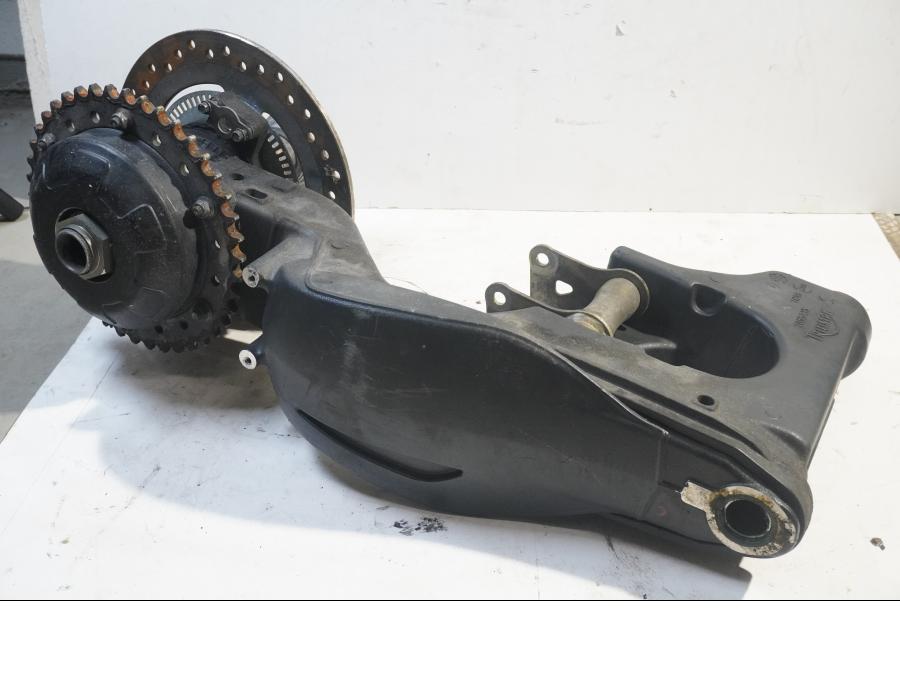 Framsidan på Sving från en Triumph Sprint ST -2007 motorcykel.