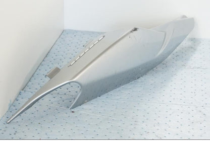 Framsidan på Bakvinge från en Suzuki GSX-R 1000 -2008 motorcykel.