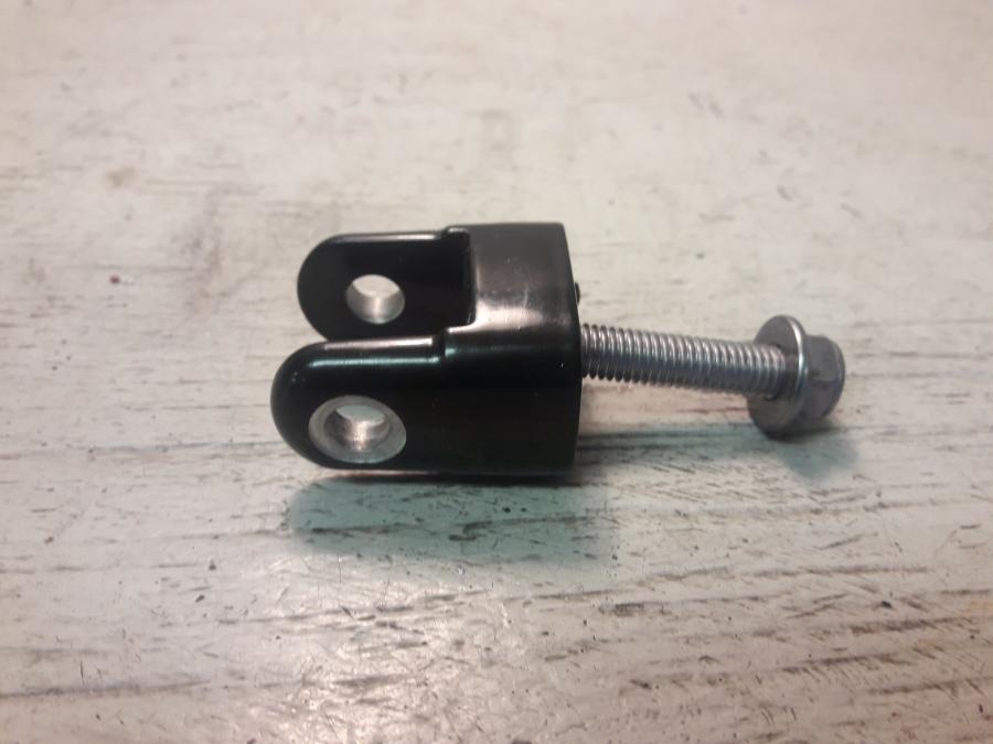 Framsidan på Fotpinnefäste från en Triumph Speed Twin -2019 motorcykel.