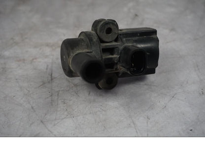 Höger sida på Second Air från en Triumph Tiger Explorer -2016 motorcykel.