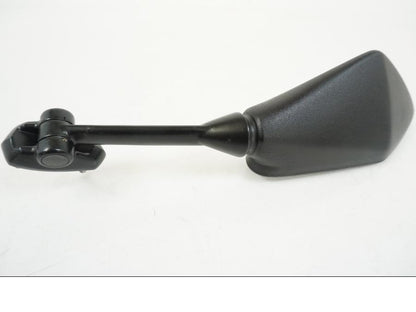 Snett nerifrån på Backspegel från en Kawasaki ER-6F -2016 motorcykel.