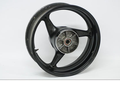 Vänster sida på Fälg från en Honda CBR 900 RR -2002 motorcykel.