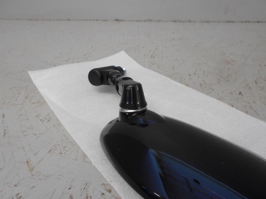 Höger sida på Backspegel från en Yamaha XJR 1300 -2016 motorcykel.