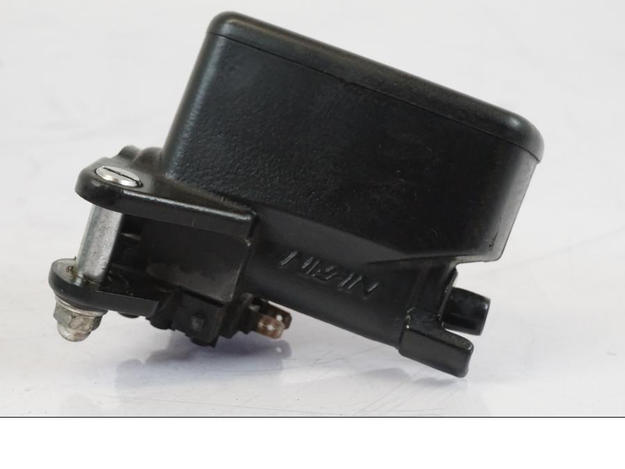 Vänster sida på Bromshuvudcylinder från en Honda NT 700 -2008 motorcykel.