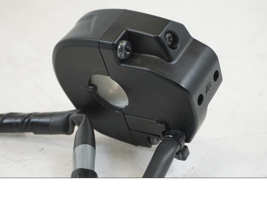 Höger sida på Gasreglage från en Triumph Speed Triple -2021 motorcykel.