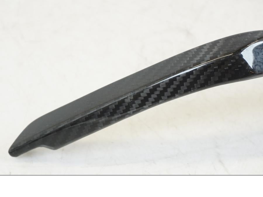 Snett uppifrån på Tankkåpa från en Triumph Speed Triple -2021 motorcykel.