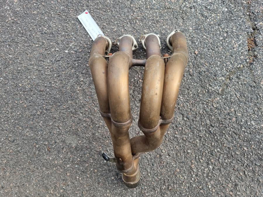 Framsidan på Grenrör från en Suzuki GSX-R 750 -2006 motorcykel.