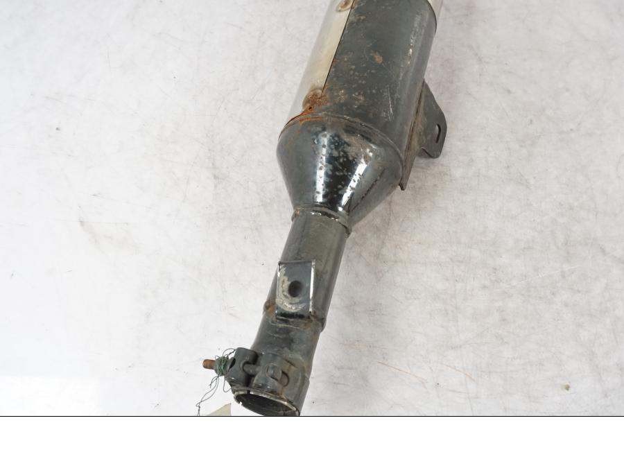 Snett uppifrån på Ljuddämpare från en Kawasaki GPZ 500 S -1982 motorcykel.