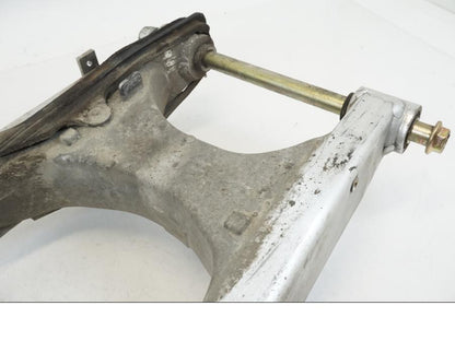 Vänster sida på Sving från en Honda XL 1000 V -1999 motorcykel.