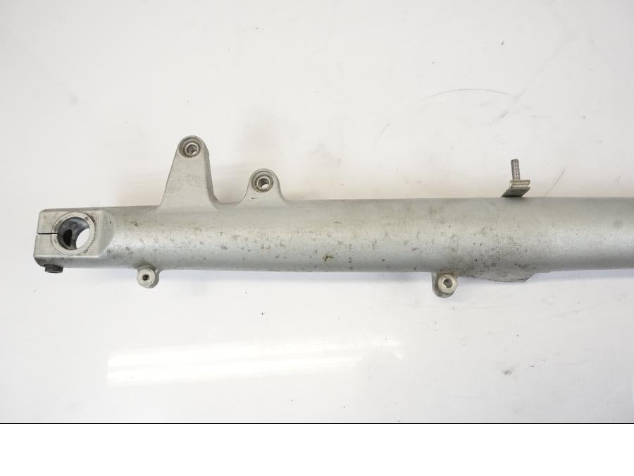 Vänster sida på Gaffelben från en BMW R 1150 RS -2003 motorcykel.