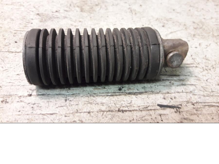 Framsidan på Fotpinne från en Honda XL 600 V -1994 motorcykel.