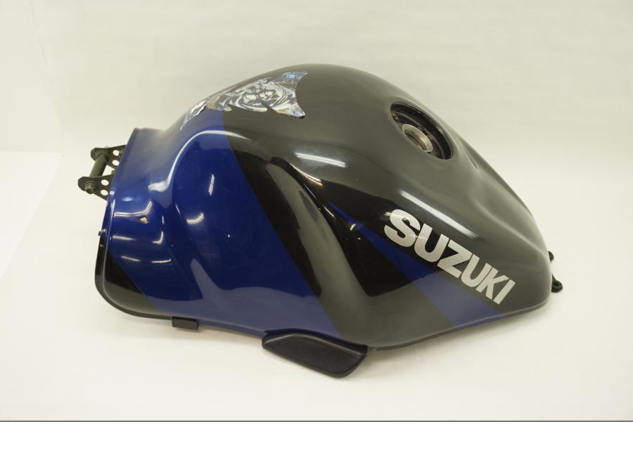Framsidan på Bensintank från en Suzuki GSX 1300 R -2003 motorcykel.
