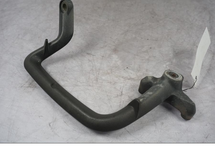 Framsidan på Passagerarhandtag från en Triumph Tiger Explorer -2016 motorcykel.