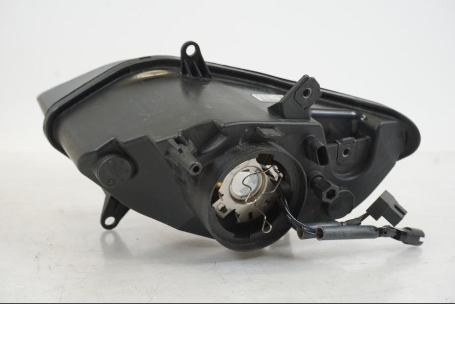 Snett uppifrån på Strålkastare från en BMW R 1200 RS -2014 motorcykel.