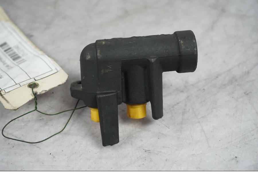 Baksidan på Bromsventil från en Honda XL 1000 V -1999 motorcykel.