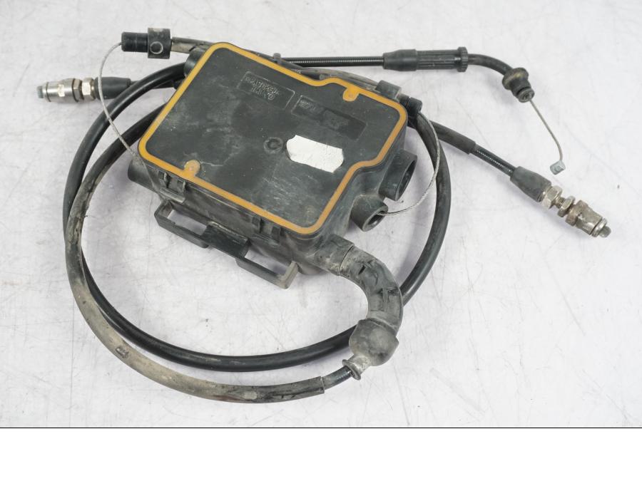 Framsidan på Vajerfördelare från en BMW R 1200 GS -2005 motorcykel.