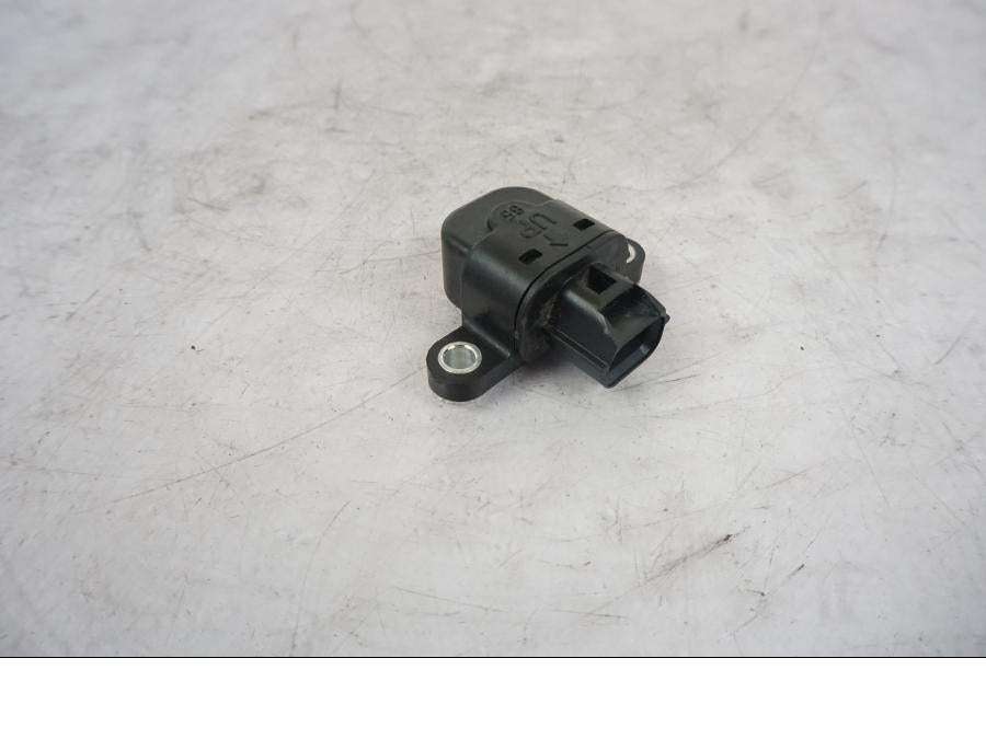 Framsidan på Tilt Sensor från en Kawasaki Versys 650 -2014 motorcykel.