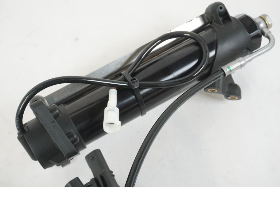 Extrabild2 på Stötdämpare från en KTM 1290 Super Duke R EVO -2023 motorcykel.