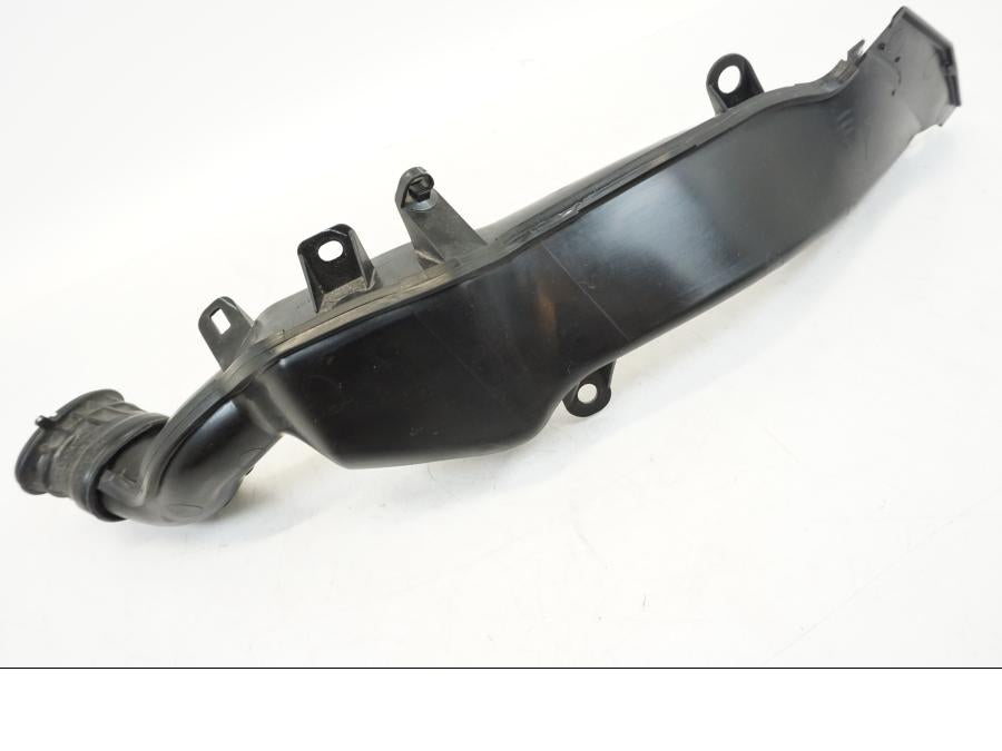 Vänster sida på Luftintag från en Honda CBR 650 R -2019 motorcykel.