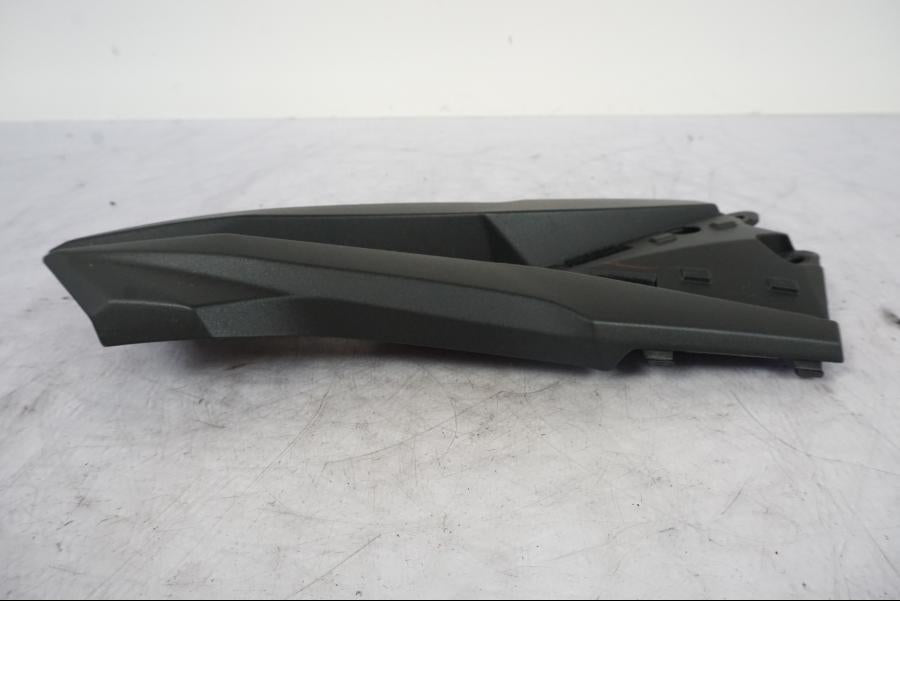 Vänster sida på Sidopanel från en Kawasaki Z 800 -2014 motorcykel.