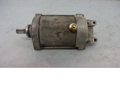 Framsidan på Startmotor från en Honda VTR 1000 F -1997 motorcykel.