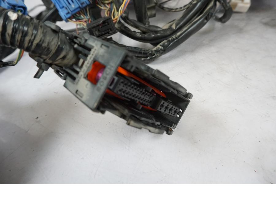 Snett uppifrån på Kabelstam från en Honda VFR 1200 -2010 motorcykel.