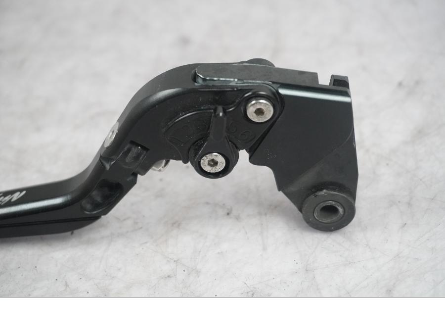 Snett uppifrån på Kopplingsgrepp från en Kawasaki ZX-10R -2008 motorcykel.