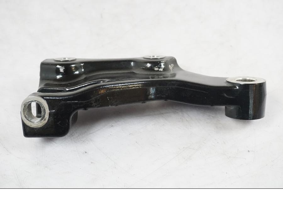 Vänster sida på Bromsoksfäste från en Yamaha XVS 1100 -2004 motorcykel.