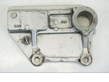 Vänster sida på Bromsoksfäste från en Kawasaki ZX-12R -2000 motorcykel.