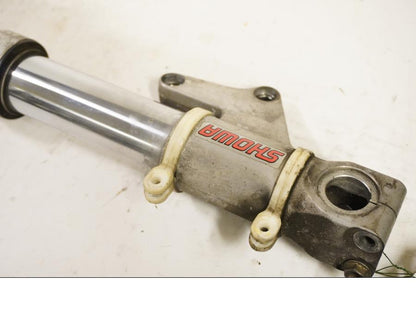 Baksidan på Gaffelben från en Ducati 748 -2001 motorcykel.