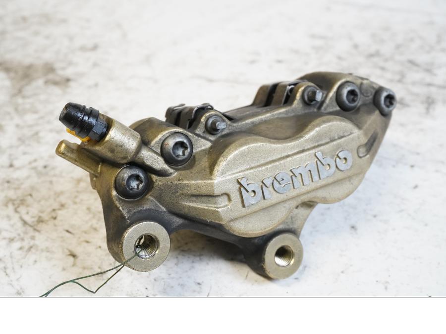 Framsidan på Bromsok från en KTM 625 SMC -2005 motorcykel.