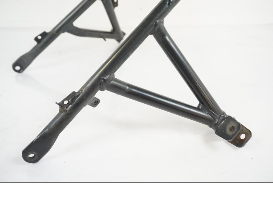 Baksidan på Bakram från en BMW F 650 CS -2002 motorcykel.