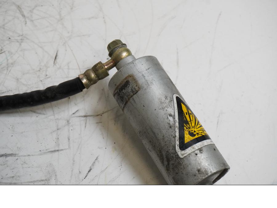 Snett uppifrån på Stötdämpare från en Yamaha FZR 1000 -1993 motorcykel.