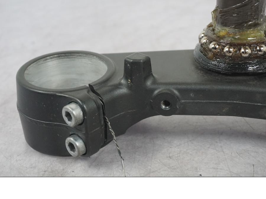 Extrabild1 på Gaffelkrona från en Yamaha MT-09 -2016 motorcykel.