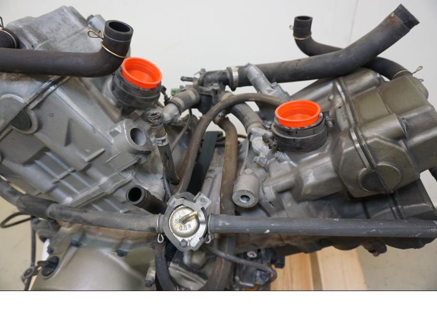 Extrabild4 på Motor från en Honda XL 1000 V -1999 motorcykel.