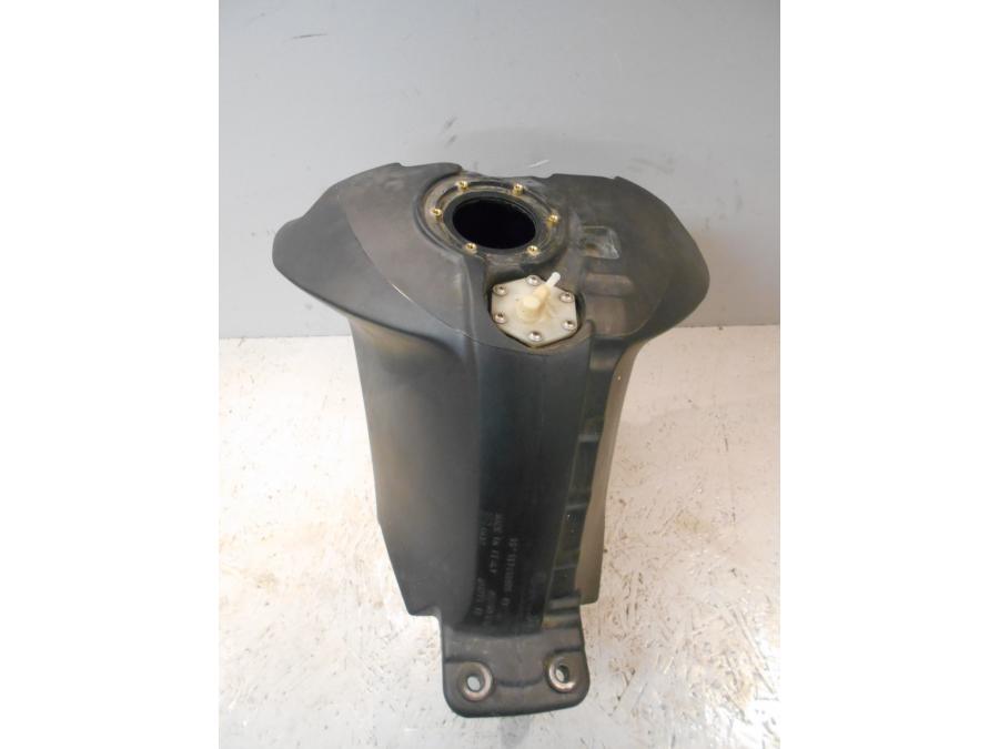 Framsidan på Bensintank från en BMW K 1300 R -2009 motorcykel.