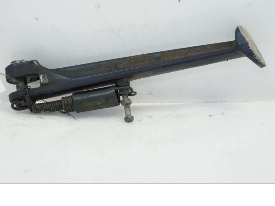 Höger sida på Sidostöd från en Aprilia RSV 1000 -2010 motorcykel.