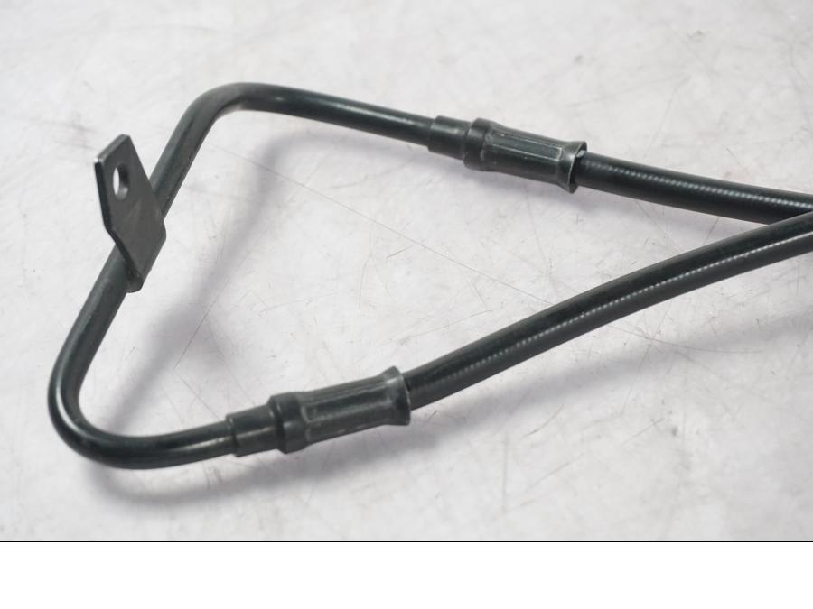 Vänster sida på Bromsledning från en KTM 1290 Super Duke R -2022 motorcykel.