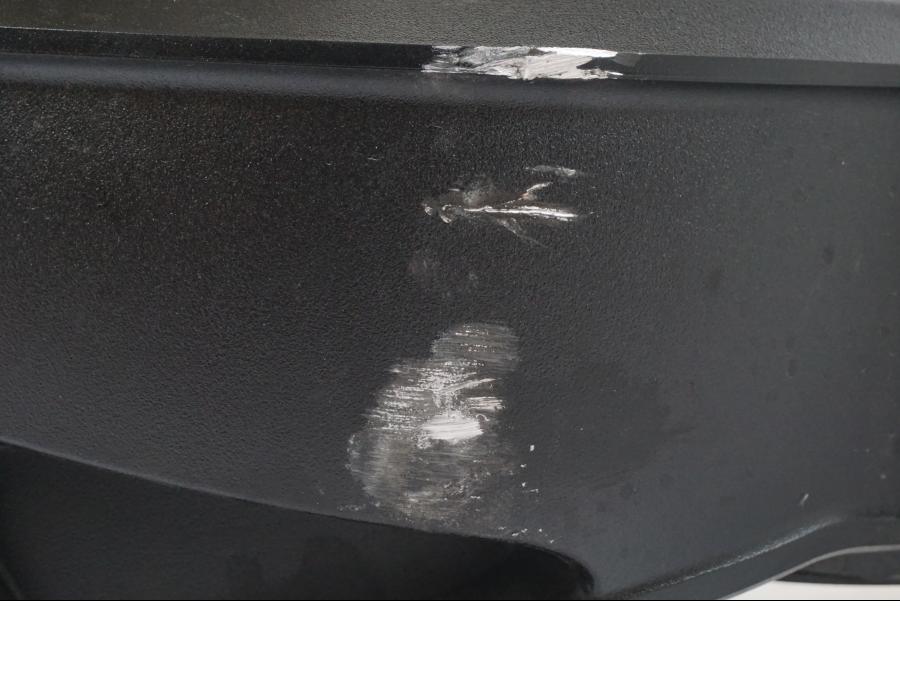 Vänster sida på Sving från en KTM 1290 Super Duke R EVO -2023 motorcykel.