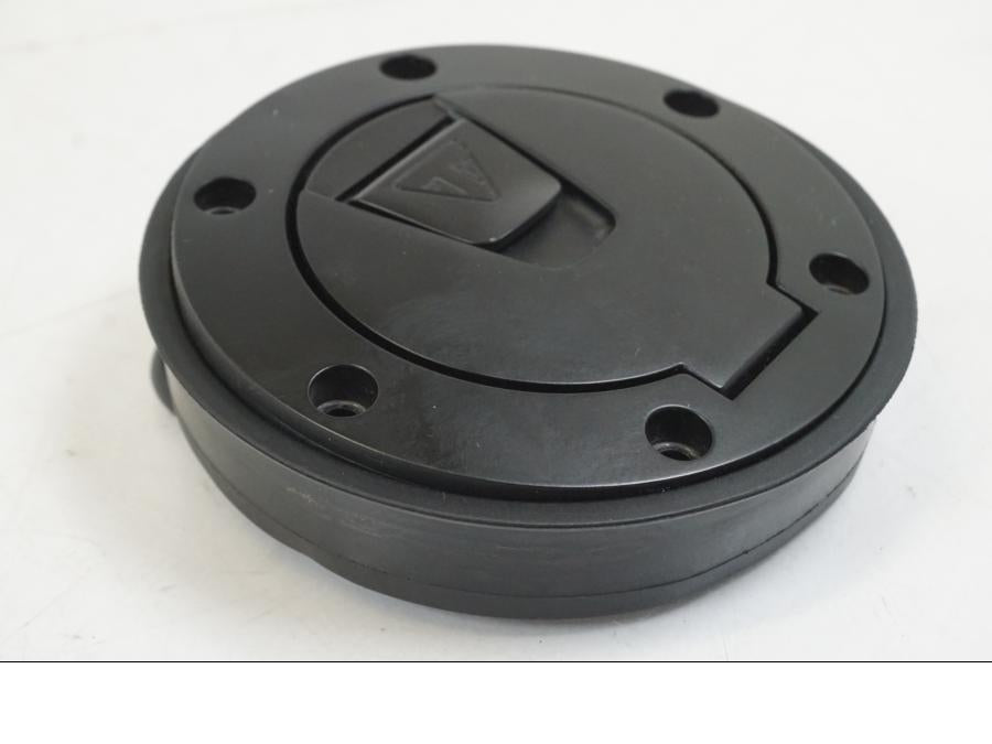 Höger sida på Tanklock från en Triumph Speed Triple -2021 motorcykel.