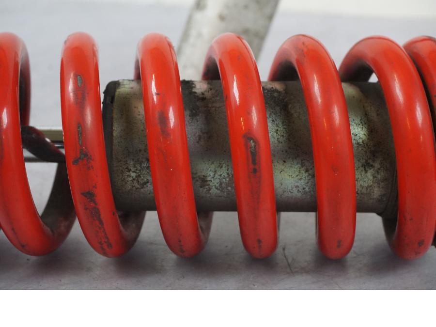 Extrabild1 på Stötdämpare från en Triumph Daytona 955I -2000 motorcykel.